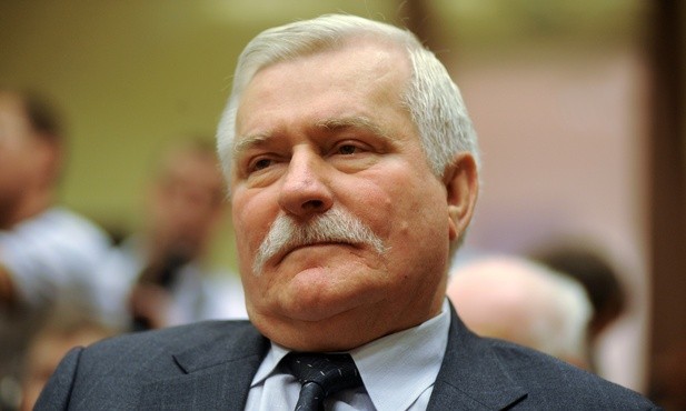 Wałęsa w "Politico": "Wyrzućcie Polskę z UE!"